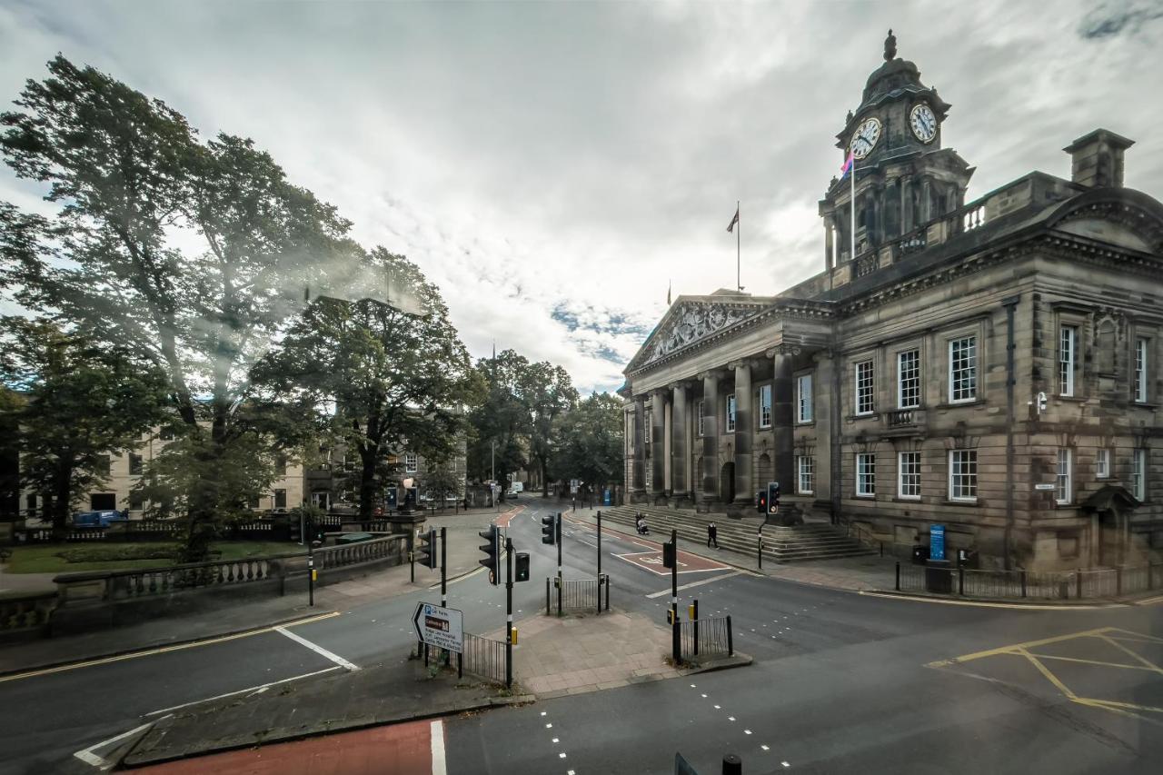 Dalton Sq Apartment 2 ランカスター エクステリア 写真